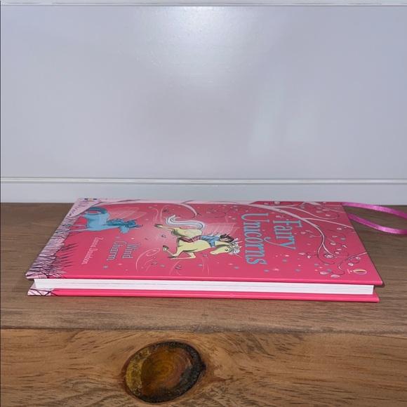 🛍️ 3 for $20 🛍️ - Fairy Unicorns Book with Colourful Covers - Picture 6 of 13